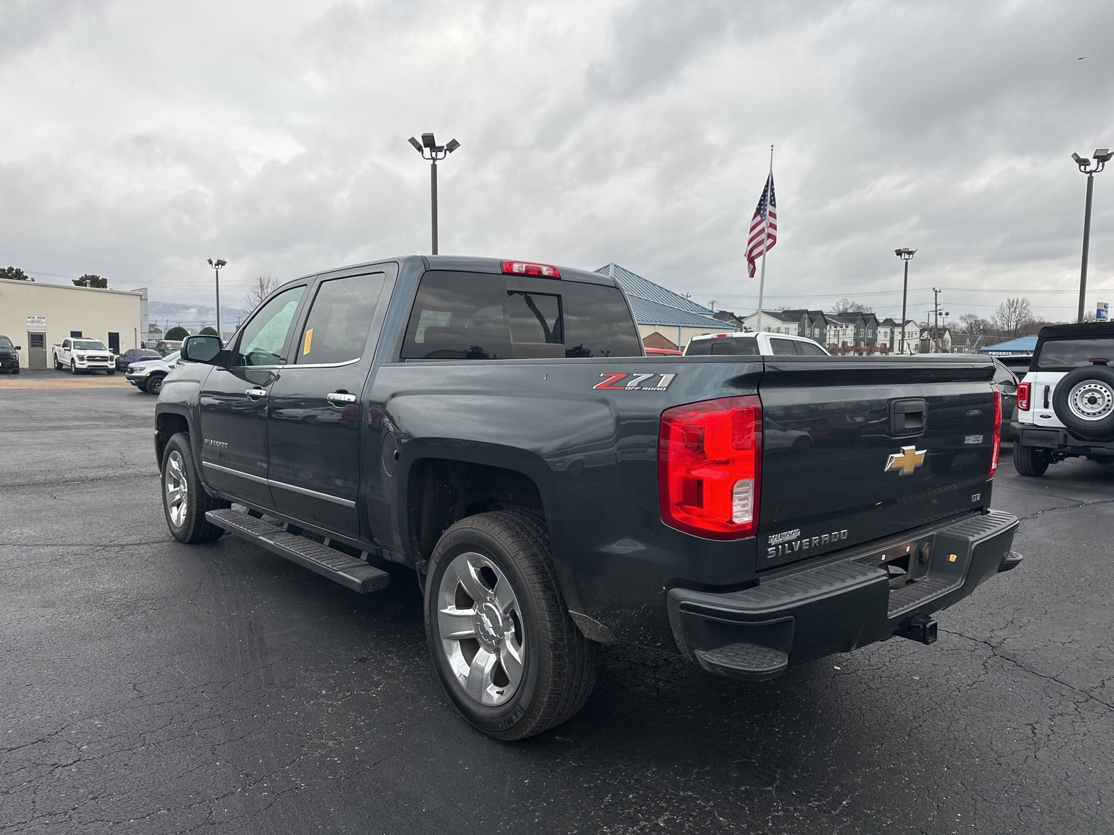 Used 2018 Chevrolet Silverado 1500 LTZ Z71 image 5