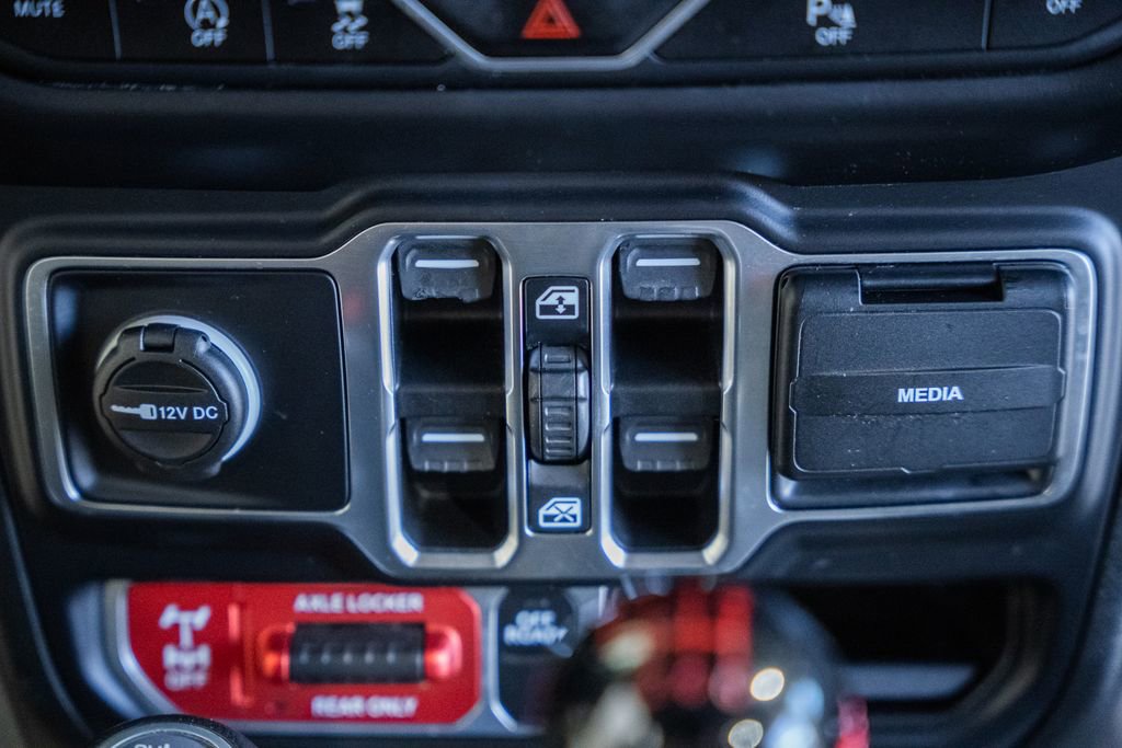 Used 2021 Jeep Gladiator Mojave w/ Safety Group image 28