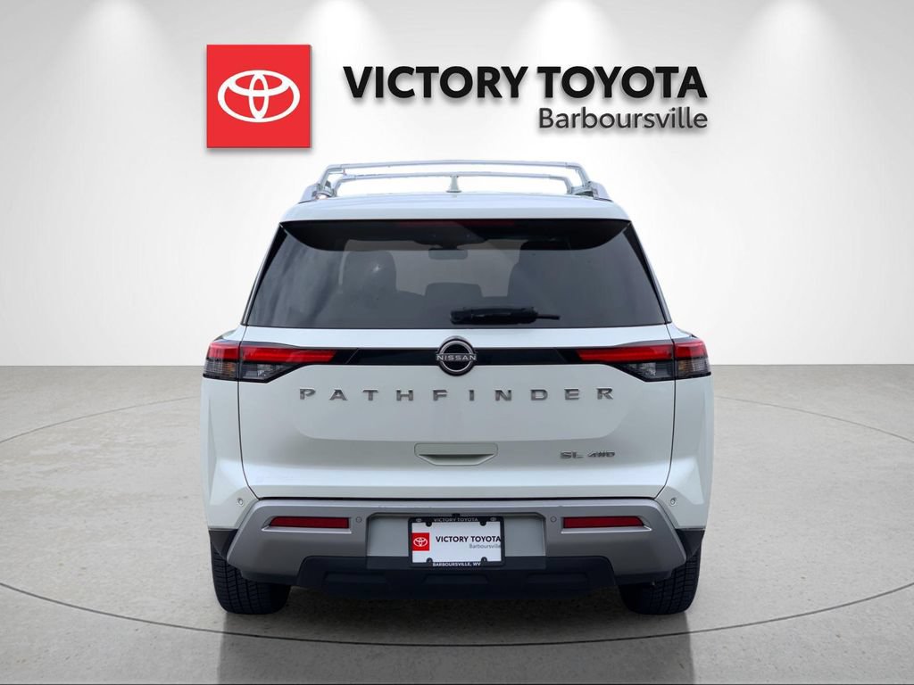 Used 2023 Nissan Pathfinder SL AWD/4WD image 4