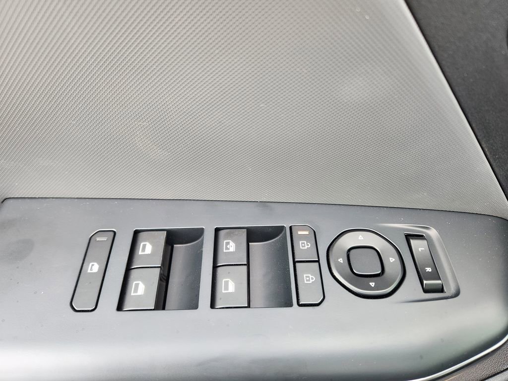 New 2025 Kia K4 LX image 7