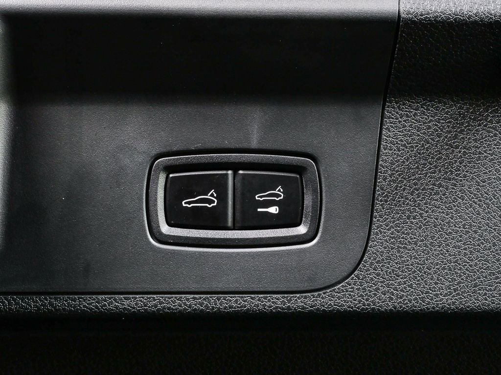 Certified 2023 Porsche Panamera Platinum Edition image 34