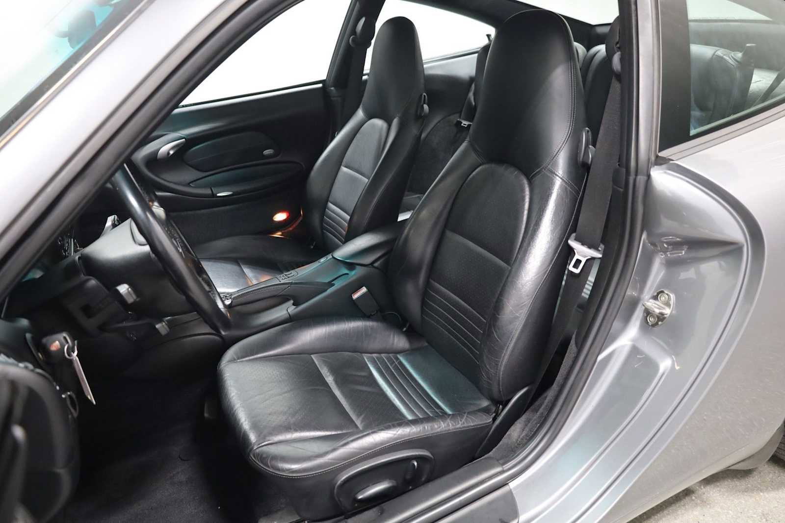 Used 2001 Porsche 911 Carrera RWD image 5