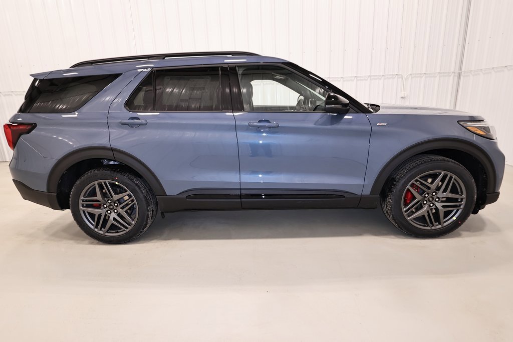 New 2026 Ford Explorer ST-Line image 2
