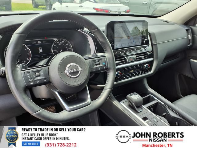 Used 2023 Nissan Pathfinder SL AWD/4WD image 4