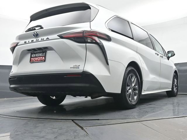 Certified 2022 Toyota Sienna XLE image 38