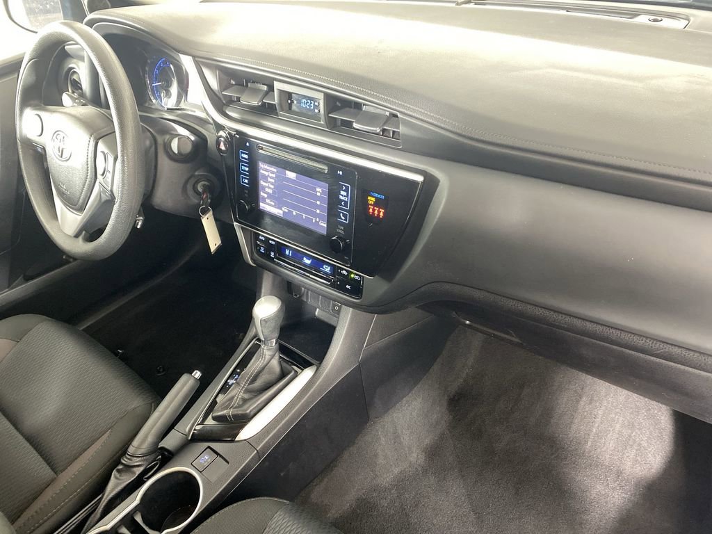 Used 2019 Toyota Corolla LE image 26