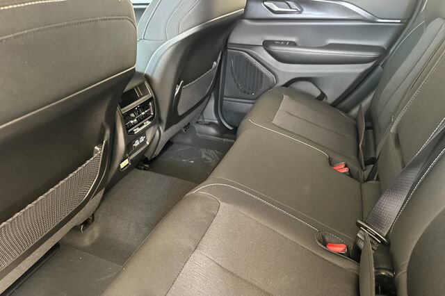 New 2026 Jeep Grand Cherokee Laredo X AWD/4WD image 9
