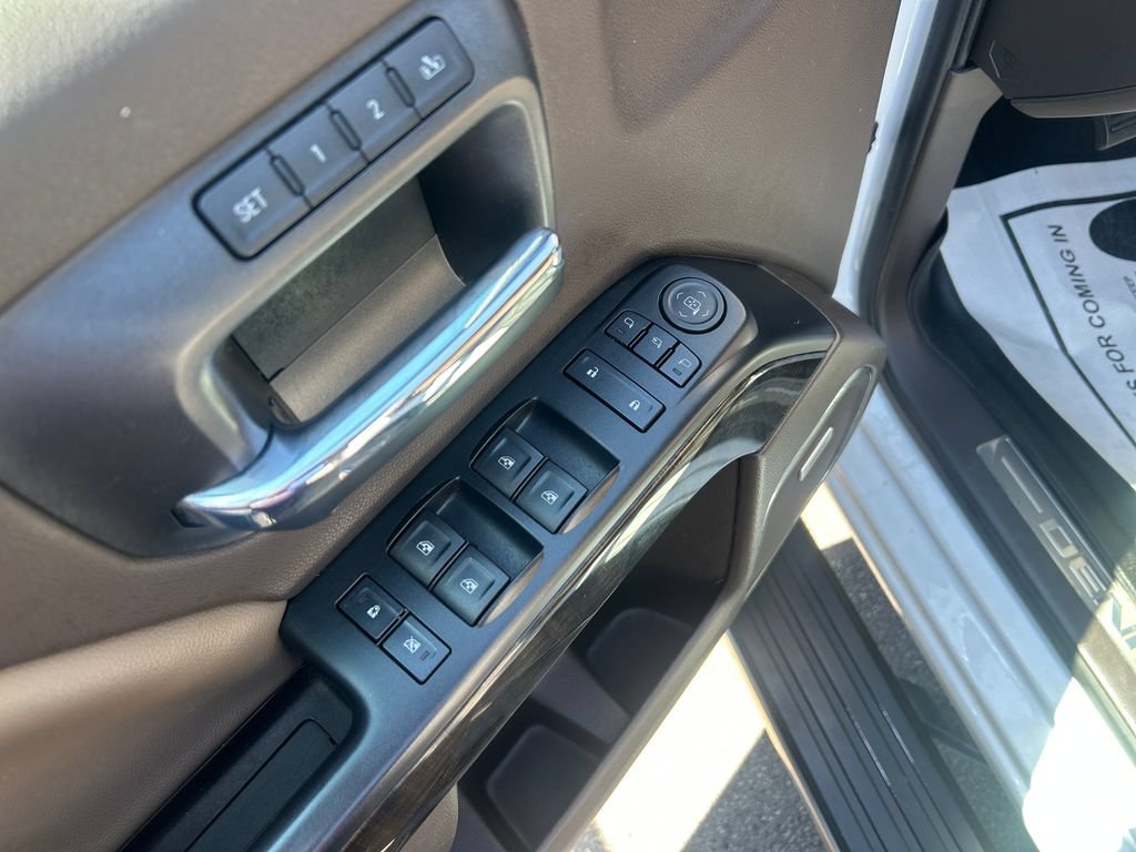 Used 2016 GMC Sierra 1500 Denali w/ Enhanced Driver Alert Package AWD/4WD image 13