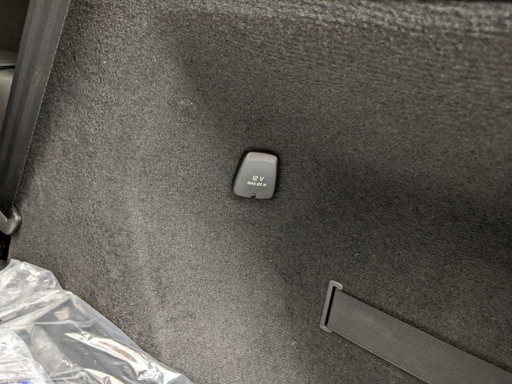 Certified 2024 Volvo XC90 T8 Plus w/ Protection Package Premier image 28