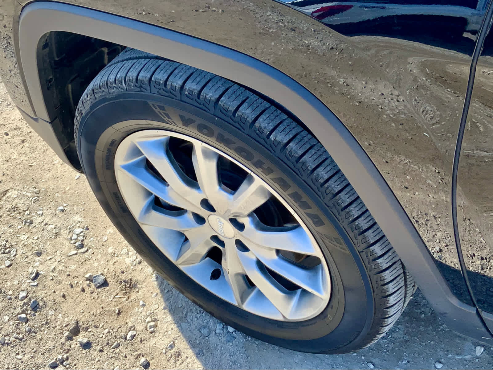 Used 2018 Jeep Cherokee Limited image 16