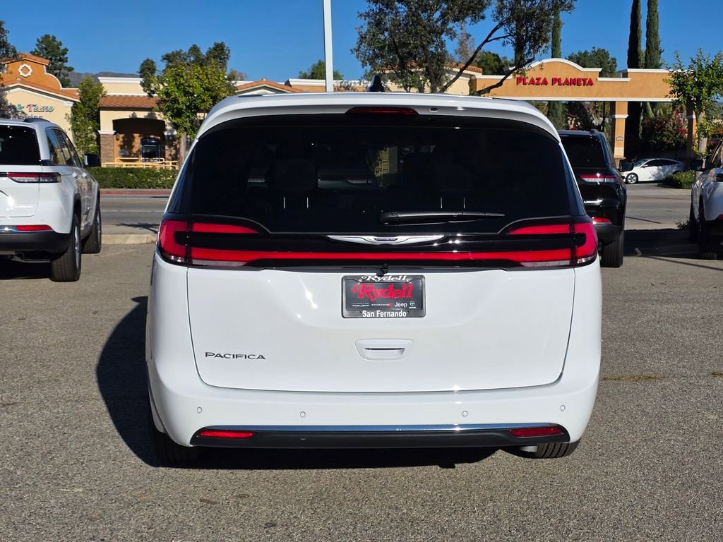 New 2026 Chrysler Pacifica Select FWD image 5