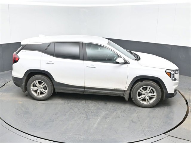 Used 2022 GMC Terrain SLE image 25