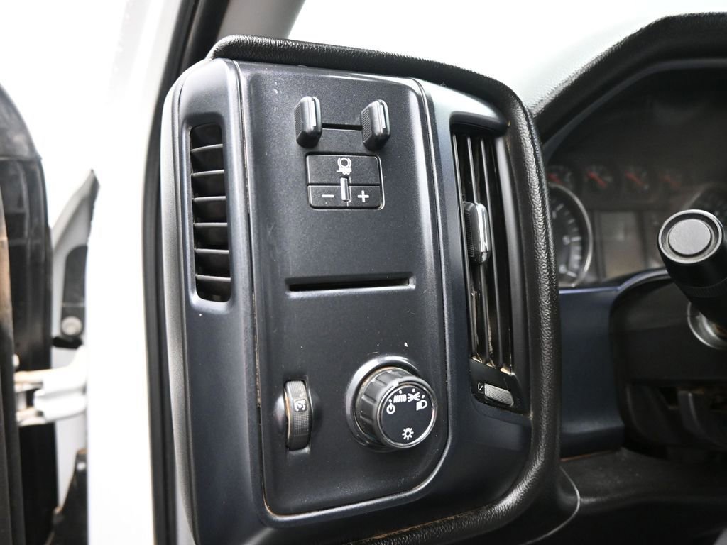 Used 2018 Chevrolet Silverado 2500 W/T image 10