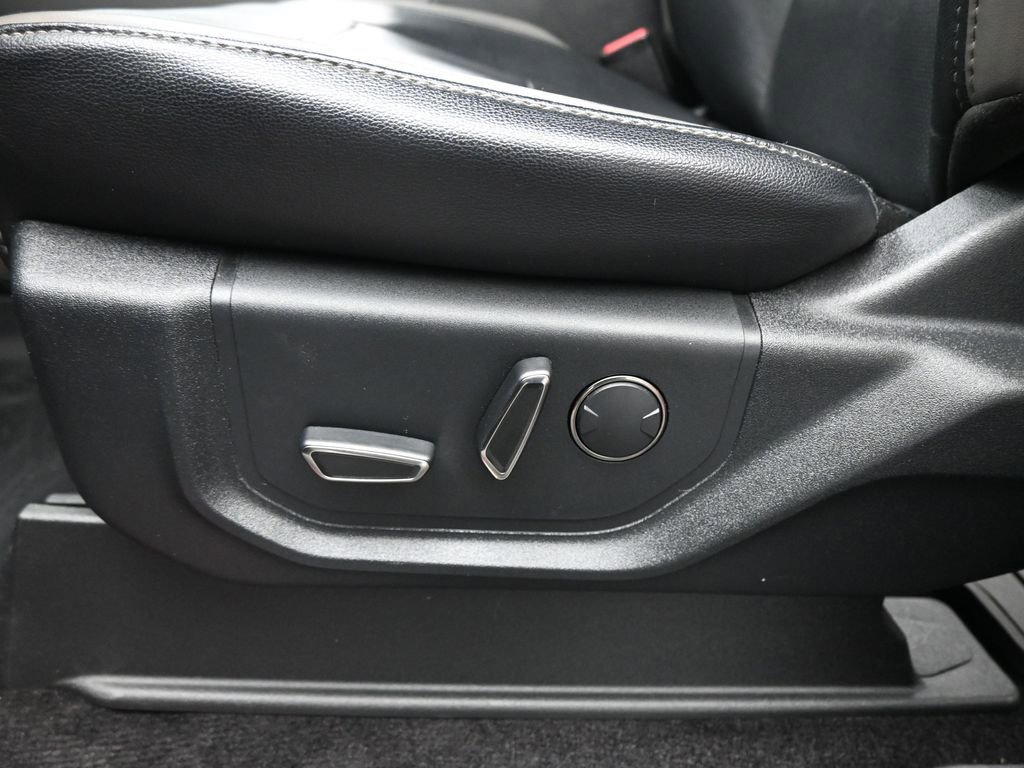 Certified 2017 Ford F150 Raptor w/ Equipment Group 802A Luxury image 11