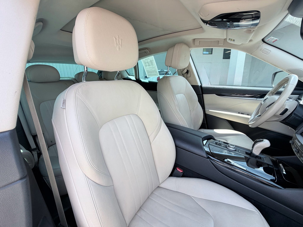 Used 2018 Maserati Levante AWD/4WD image 26