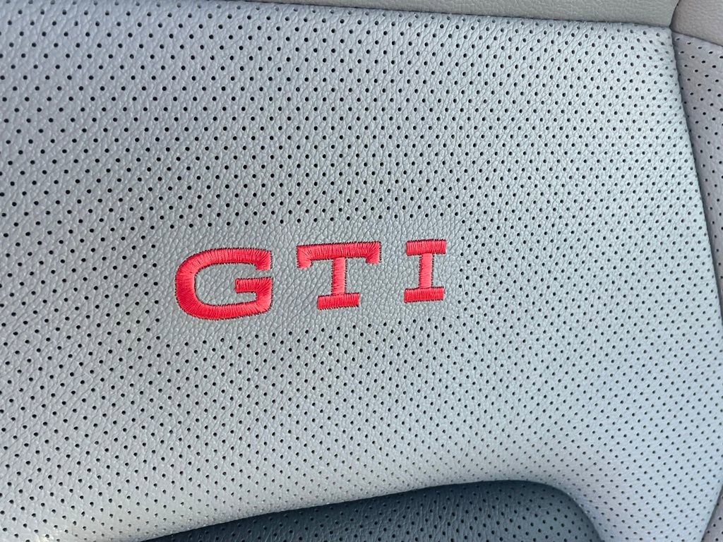 Used 2025 Volkswagen GTI SE image 15