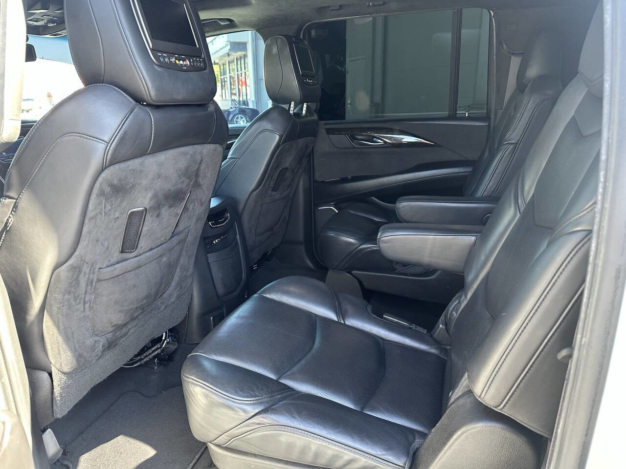 Used 2016 Cadillac Escalade ESV Platinum image 7