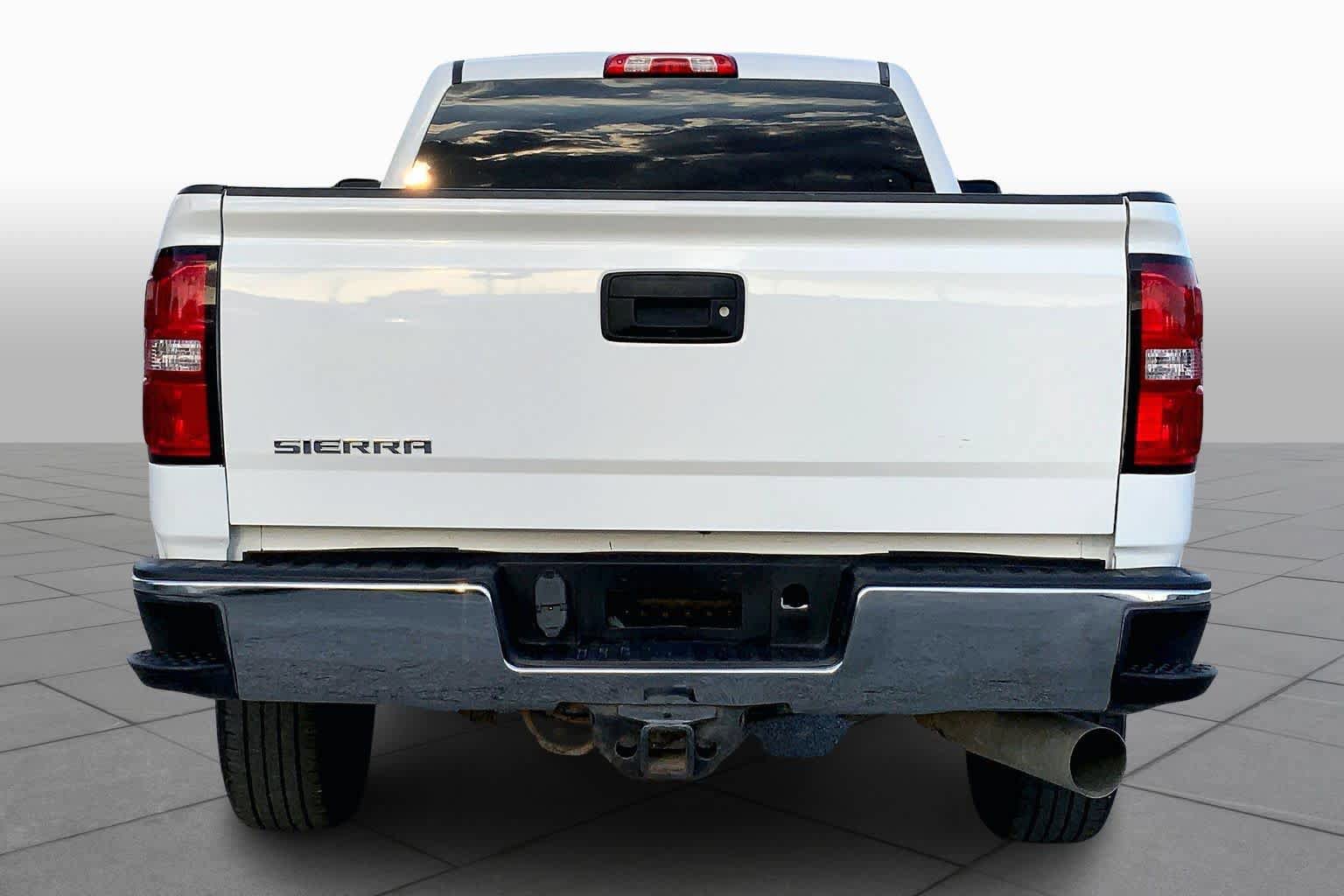Used 2018 GMC Sierra 2500 4x4 Crew Cab w/ Sierra Convenience Package image 4