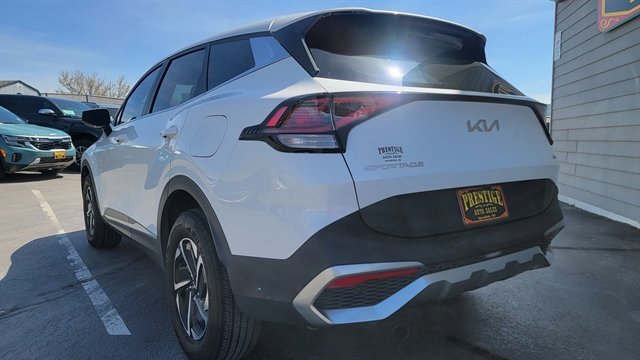 Used 2023 Kia Sportage LX AWD/4WD image 9