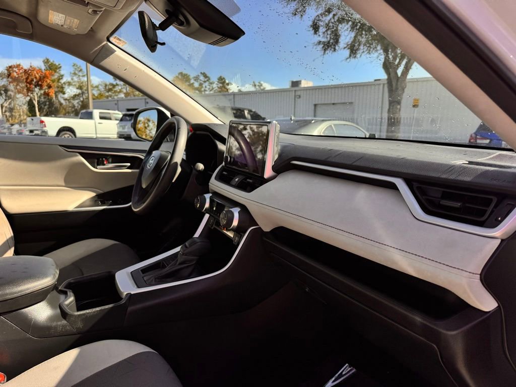 Used 2024 Toyota RAV4 XLE image 27