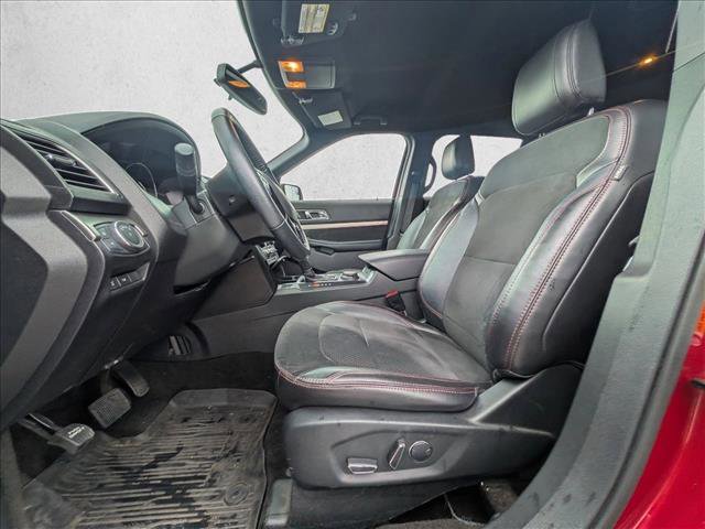 Used 2018 Ford Explorer XLT w/ Equipment Group 202A image 14
