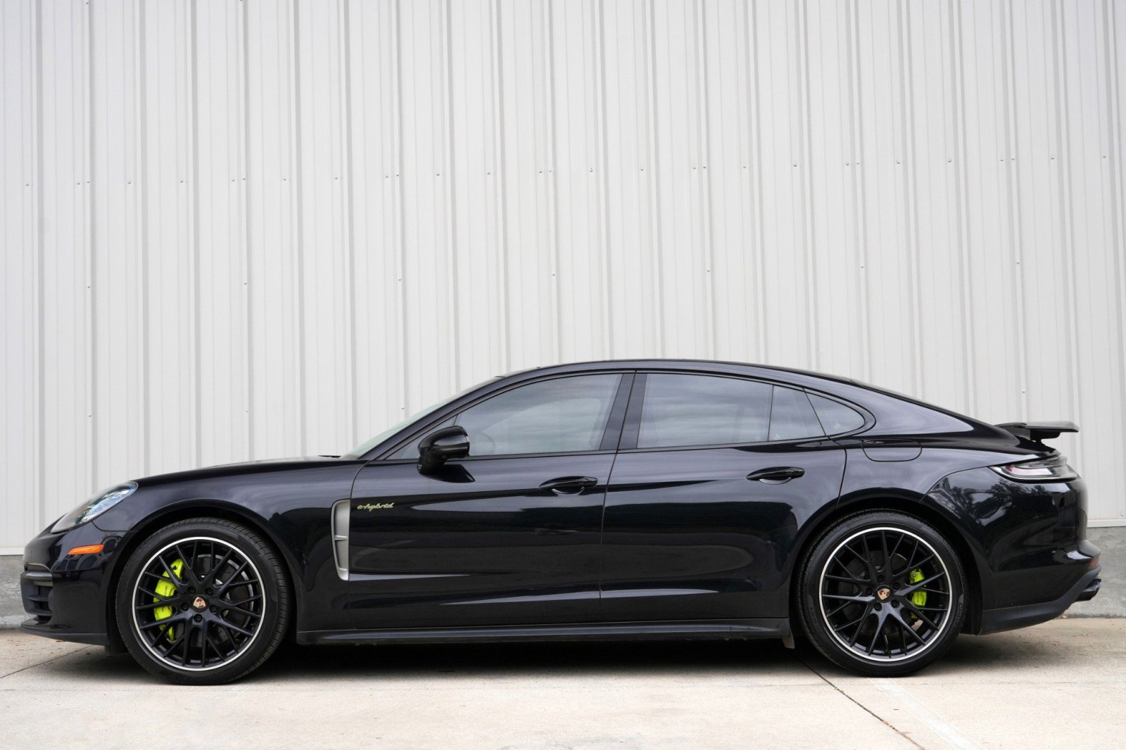 Used 2023 Porsche Panamera 4 Platinum Edition AWD/4WD image 9