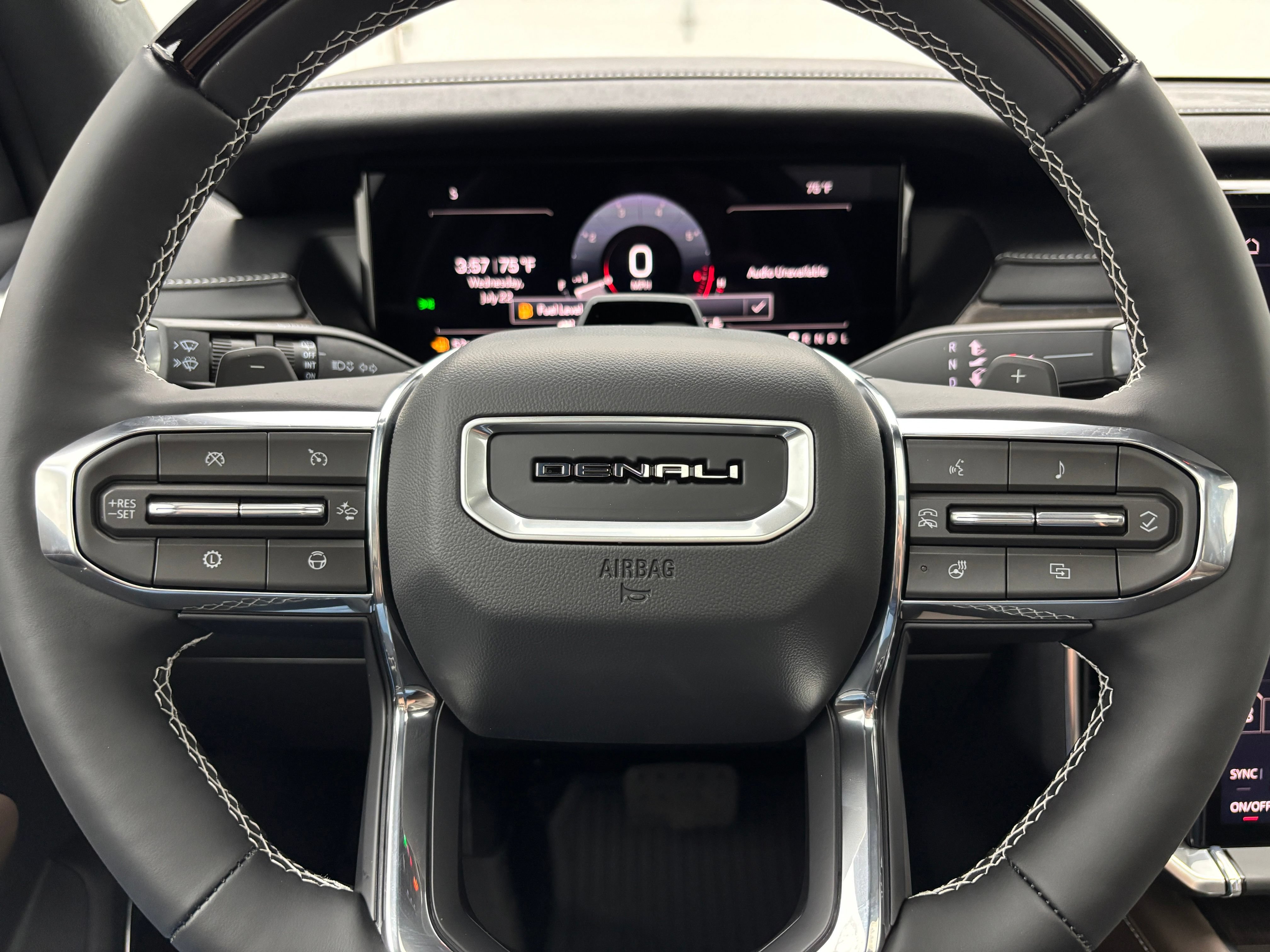 New 2026 GMC Acadia Denali Ultimate w/ LPO, Floor Liner Package AWD/4WD image 24