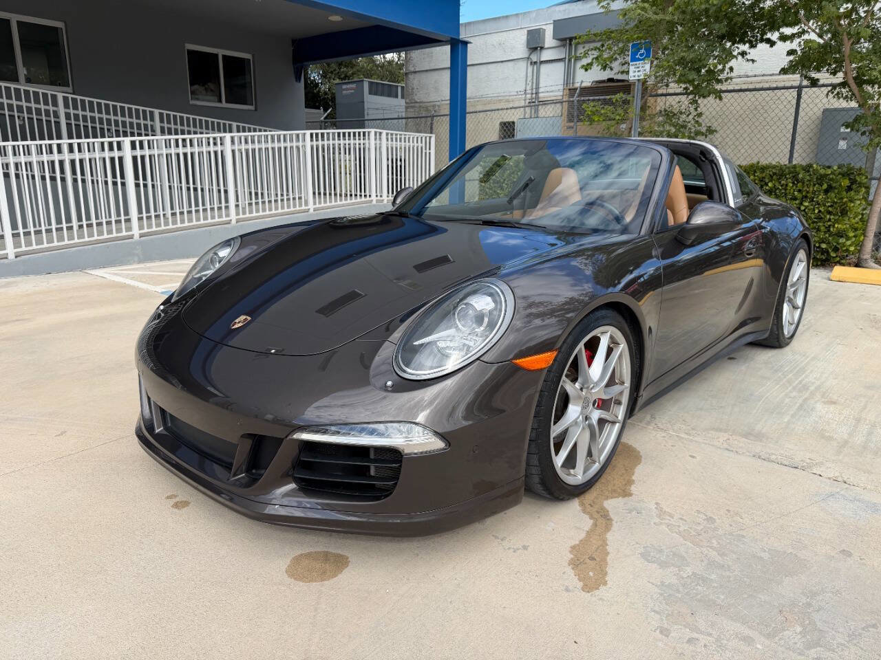 Used 2015 Porsche 911 Targa 4 AWD/4WD image 2