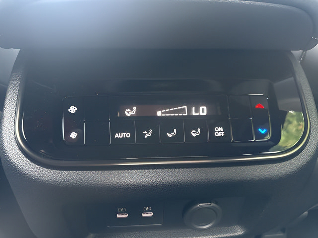 New 2026 Nissan Armada PRO-4X w/ Captain's Chari Seat Package AWD/4WD image 22