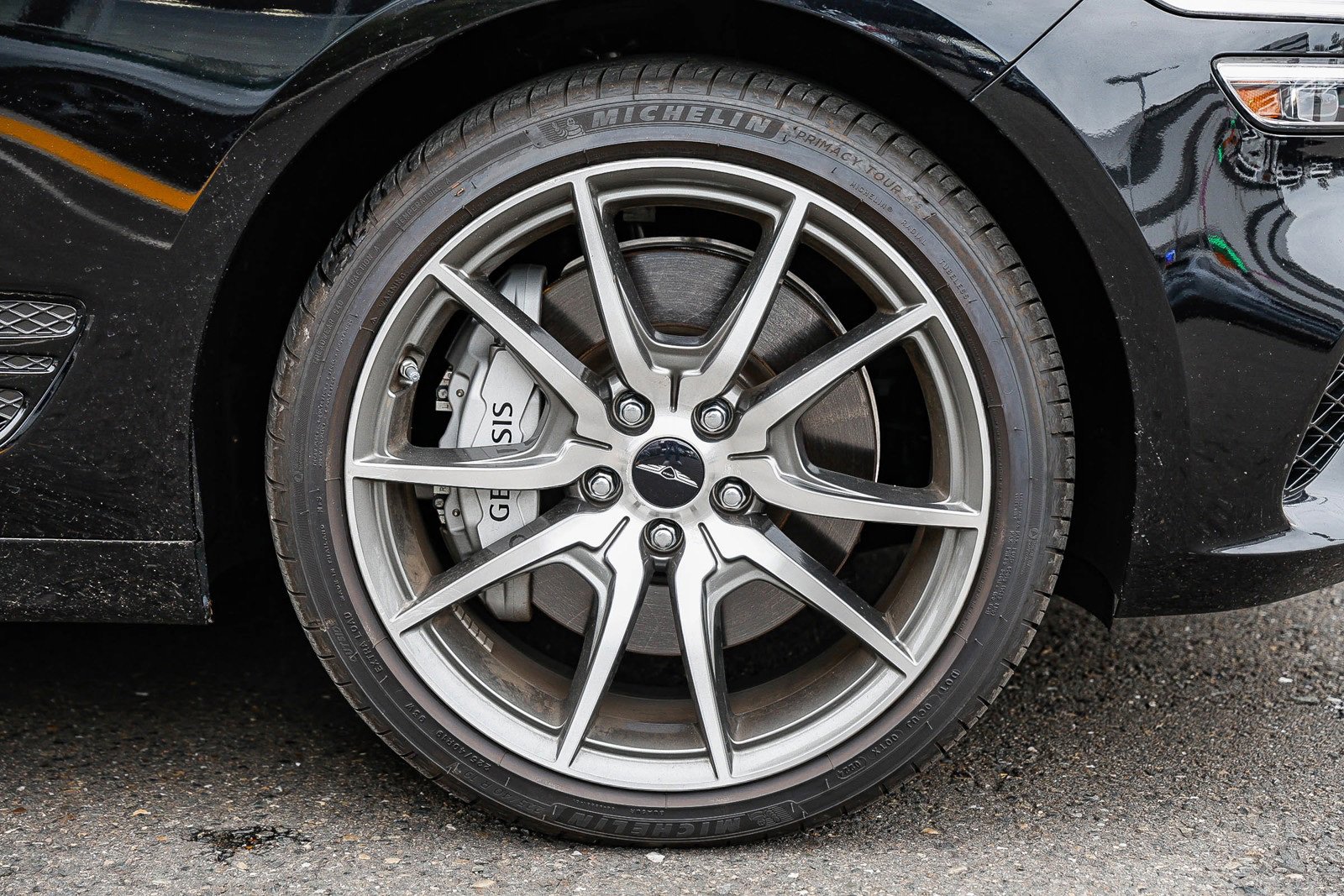 Used 2025 Genesis G70 2.5T image 9