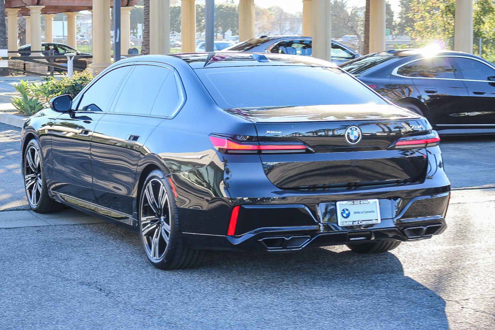 Used 2023 BMW 760i xDrive w/ Luxury Rear Seating Package image 4