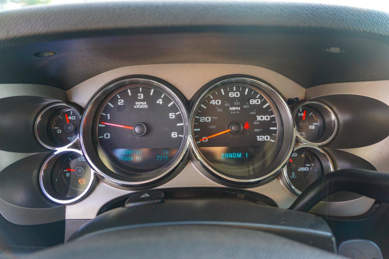 Used 2010 Chevrolet Silverado 2500 LT w/ Interior Plus Package AWD/4WD image 12