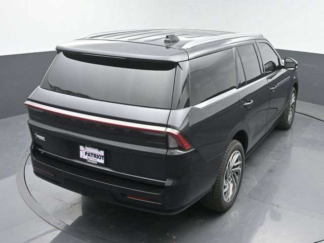 Used 2025 Lincoln Navigator Reserve AWD/4WD image 39