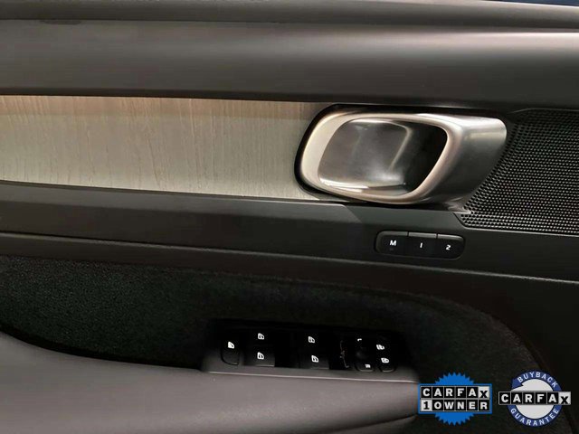 Used 2025 Volvo XC40 B5 Core image 34