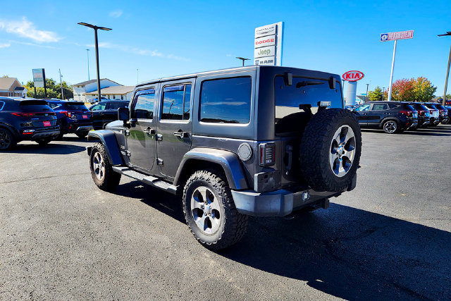 Used 2017 Jeep Wrangler Unlimited Sahara w/ Connectivity Group AWD/4WD image 6