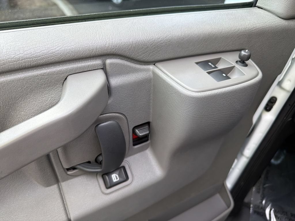 Certified 2025 GMC Savana 2500 w/ Driver Convenience Package RWD image 21
