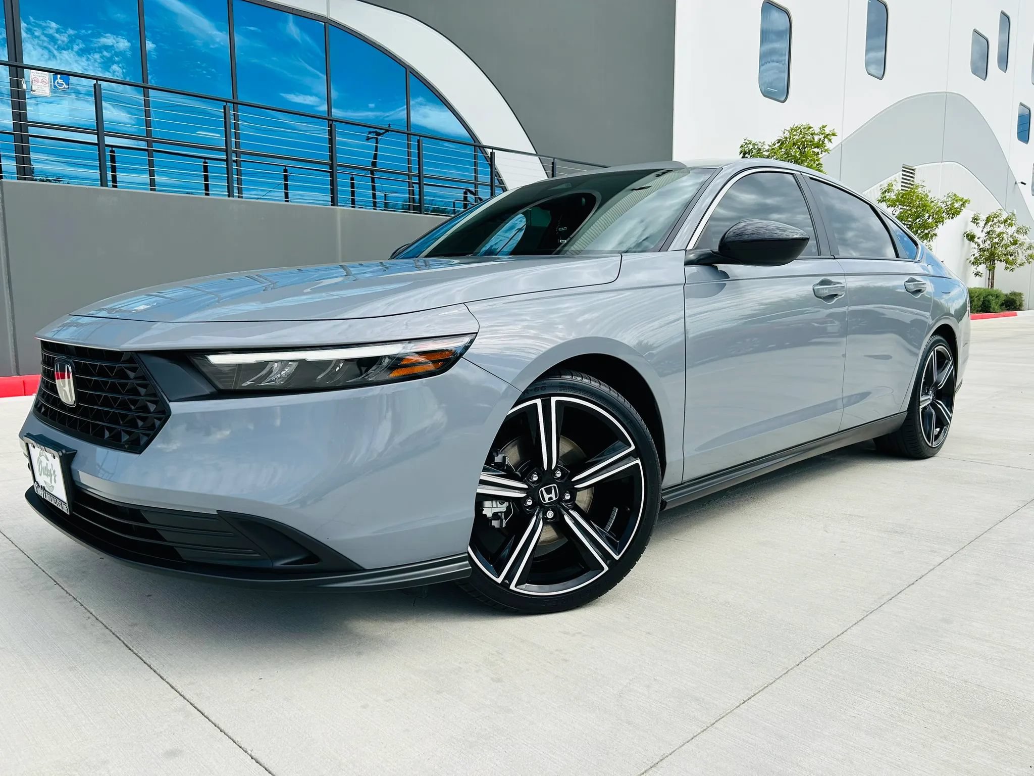 Used 2025 Honda Accord Sport image 1