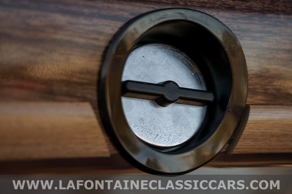 Used 1991 Jeep Grand Wagoneer image 27