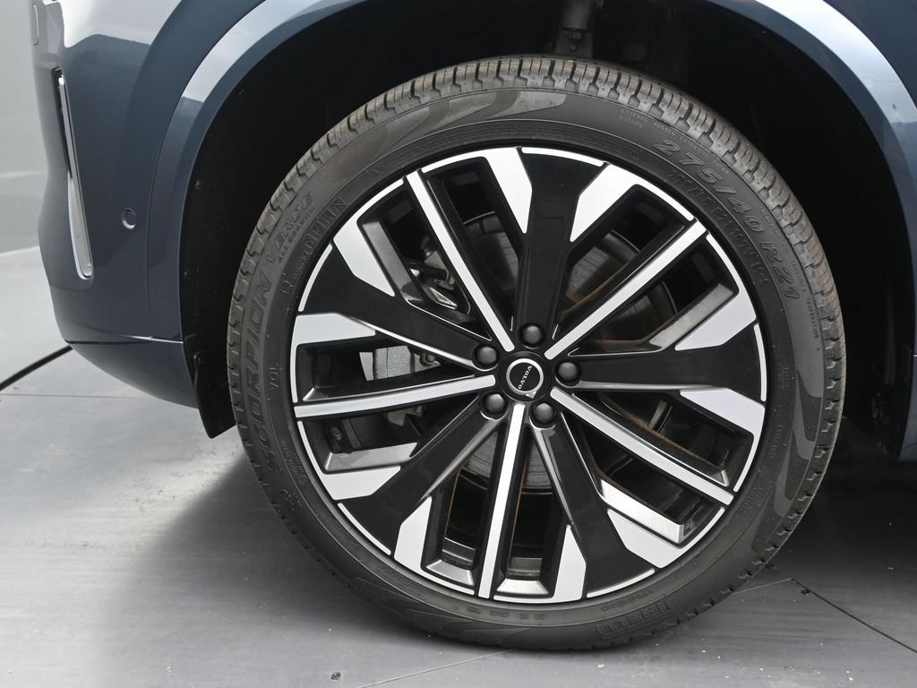 New 2026 Volvo XC90 B6 Plus w/ Protection Package Premier AWD/4WD image 9
