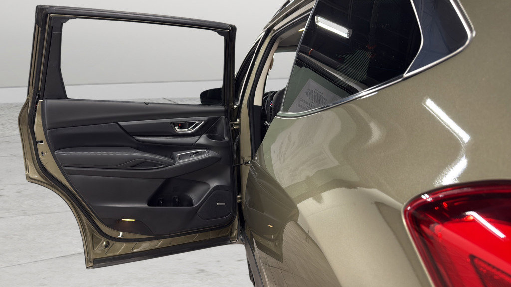 Certified 2023 Subaru Ascent Limited w/ Technology Package image 30