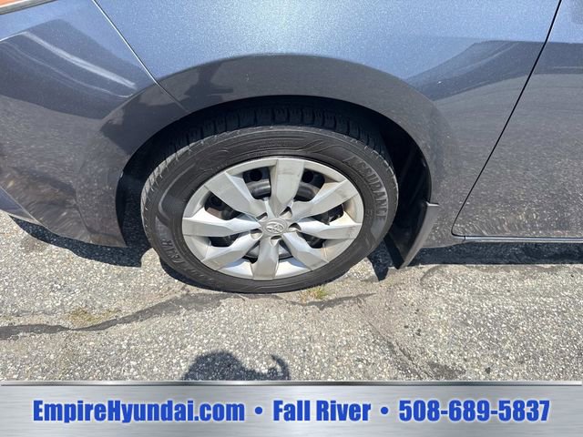 Used 2016 Toyota Corolla LE FWD image 11