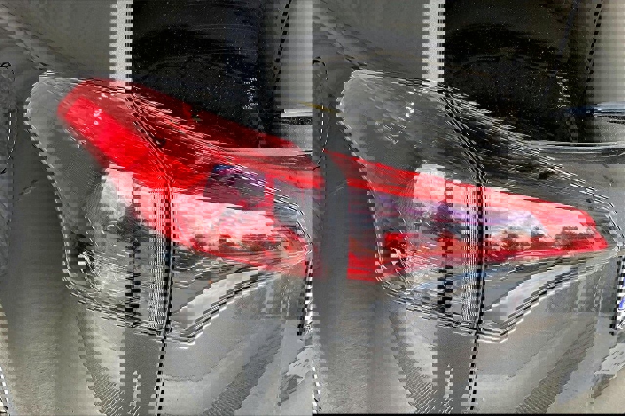 Used 2018 Toyota RAV4 XLE image 13