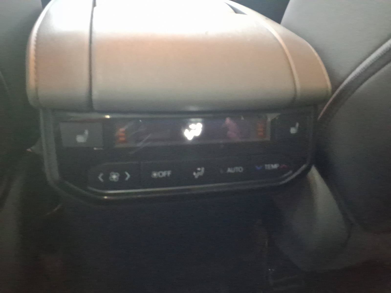 Used 2023 Toyota Highlander Platinum AWD/4WD image 17