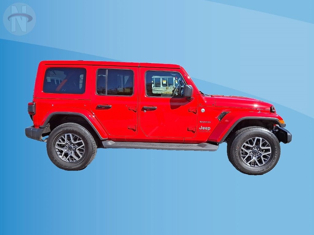 Certified 2024 Jeep Wrangler Unlimited Sahara w/ Technology Group AWD/4WD image 17