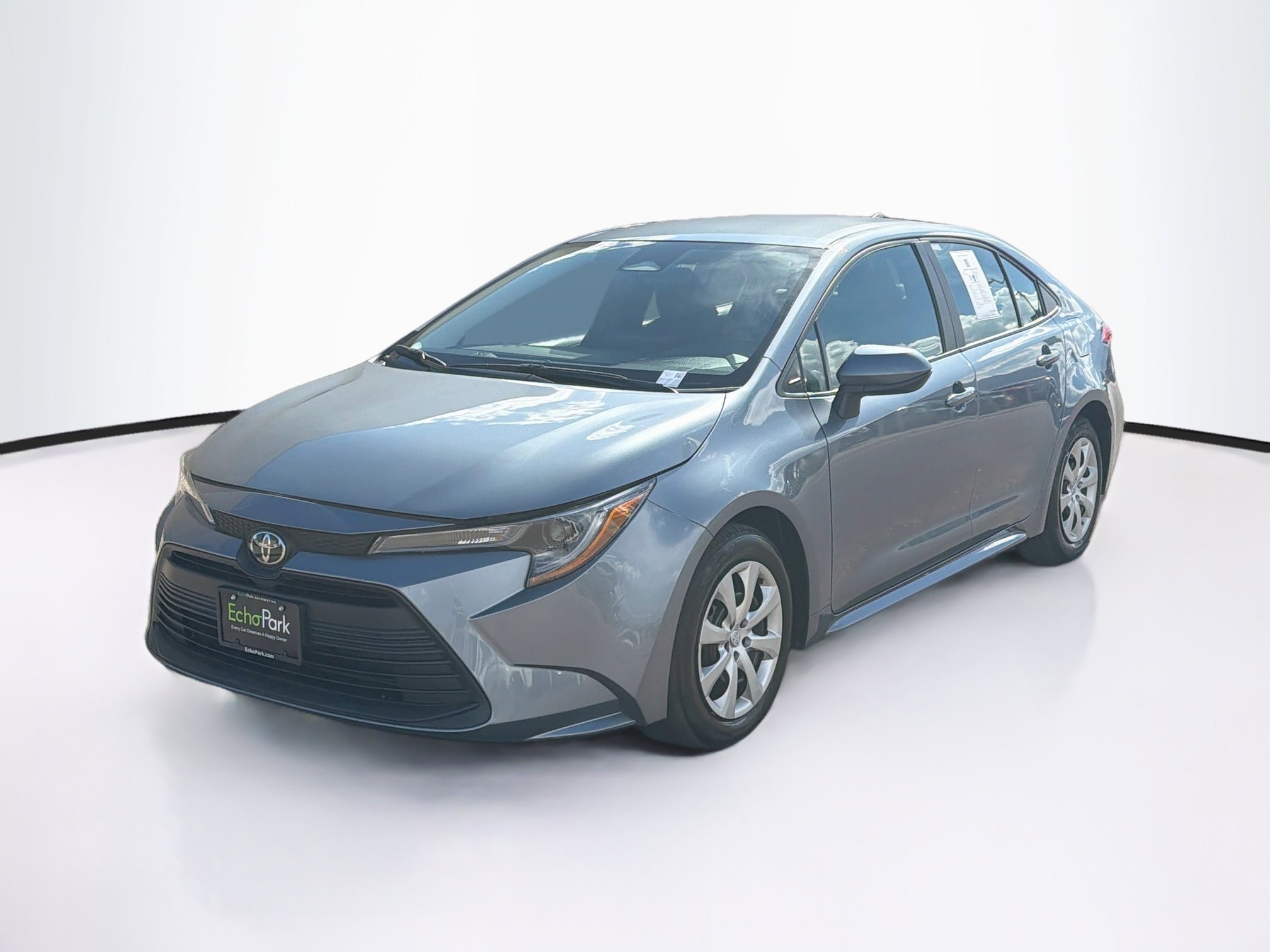 Used 2025 Toyota Corolla LE FWD image 3