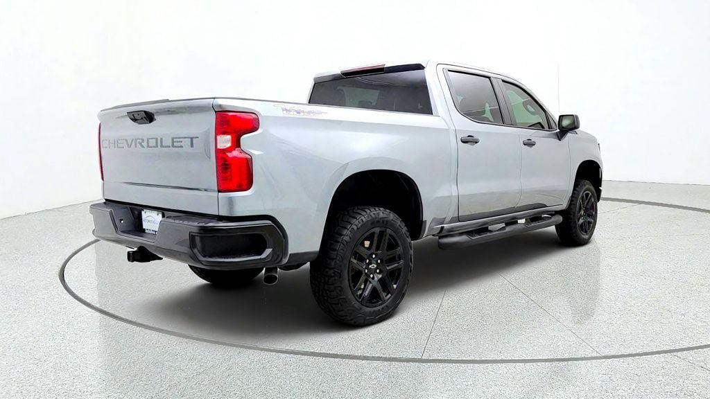 Used 2023 Chevrolet Silverado 1500 Custom Trail Boss w/ LPO, Dark Essentials Package AWD/4WD image 5
