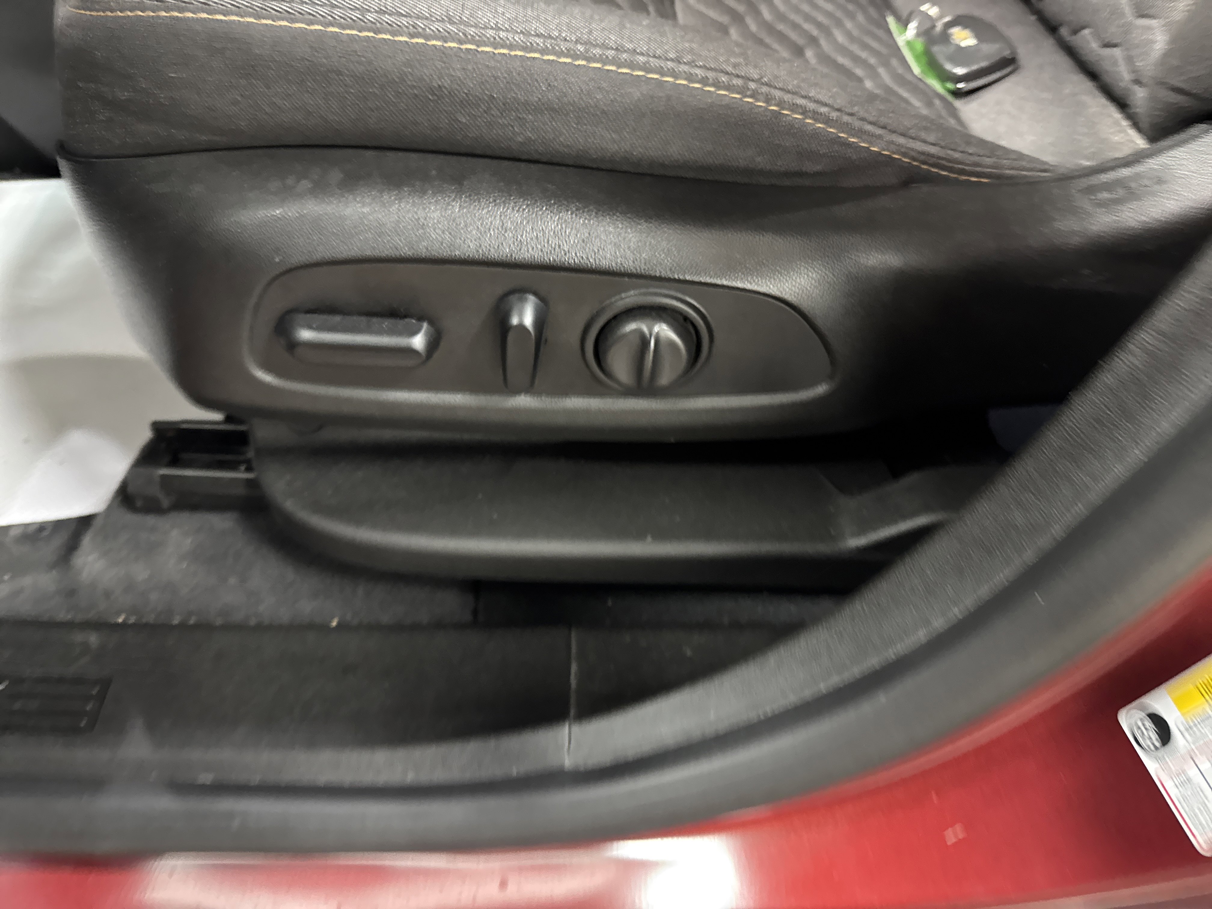 Used 2021 Chevrolet Equinox LT image 16