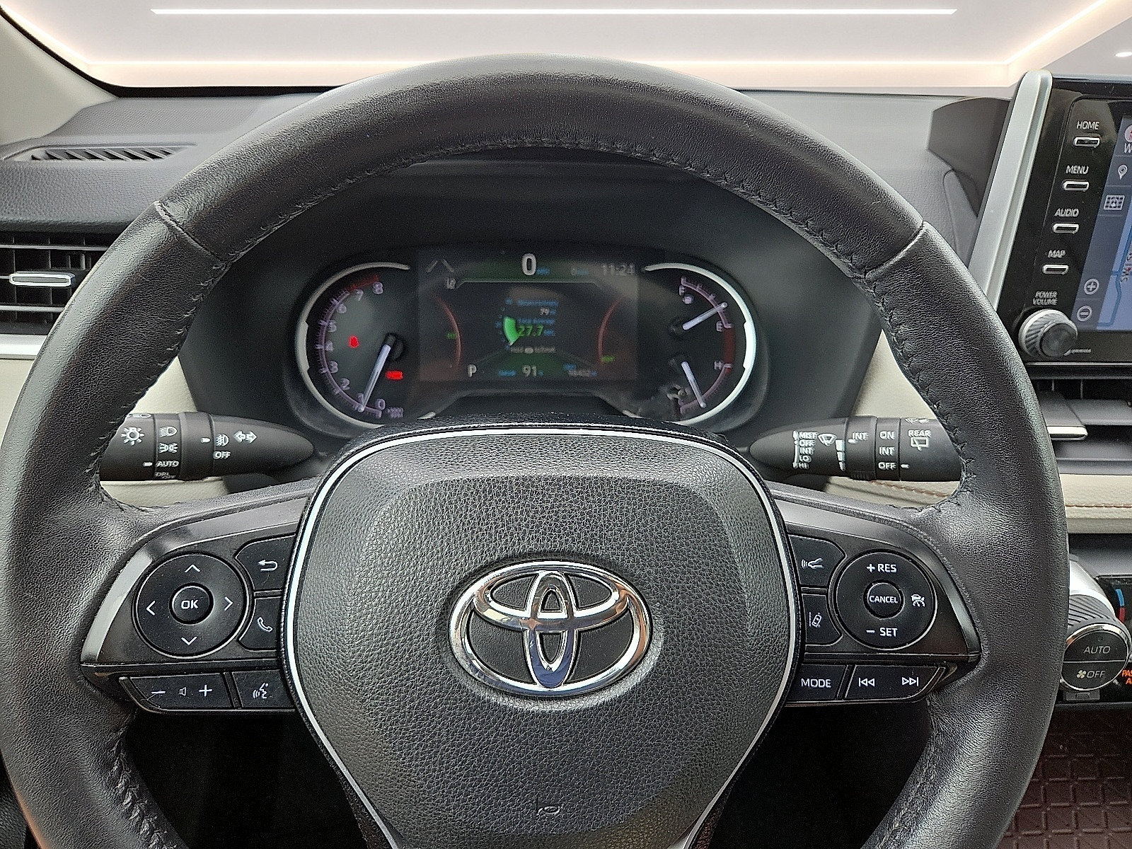 Used 2019 Toyota RAV4 Limited FWD image 4