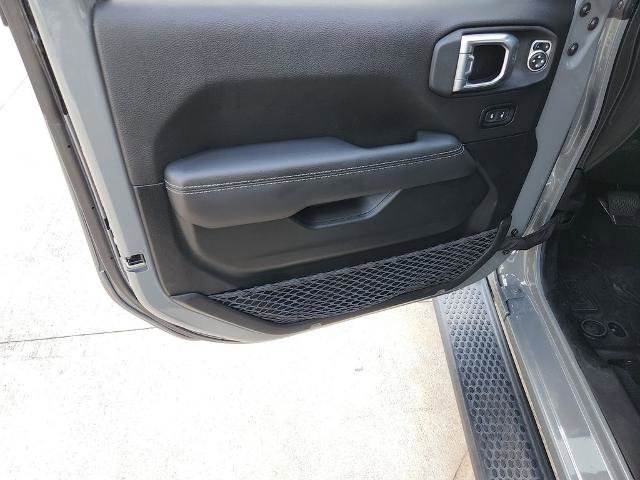 Used 2023 Jeep Wrangler Unlimited Sahara w/ LED Lighting Group AWD/4WD image 29