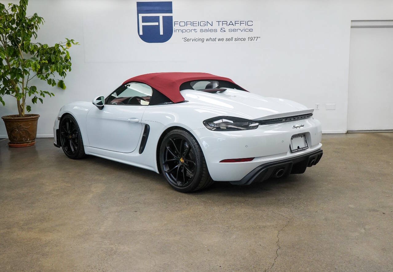 Used 2020 Porsche 718 Boxster Spyder RWD image 5